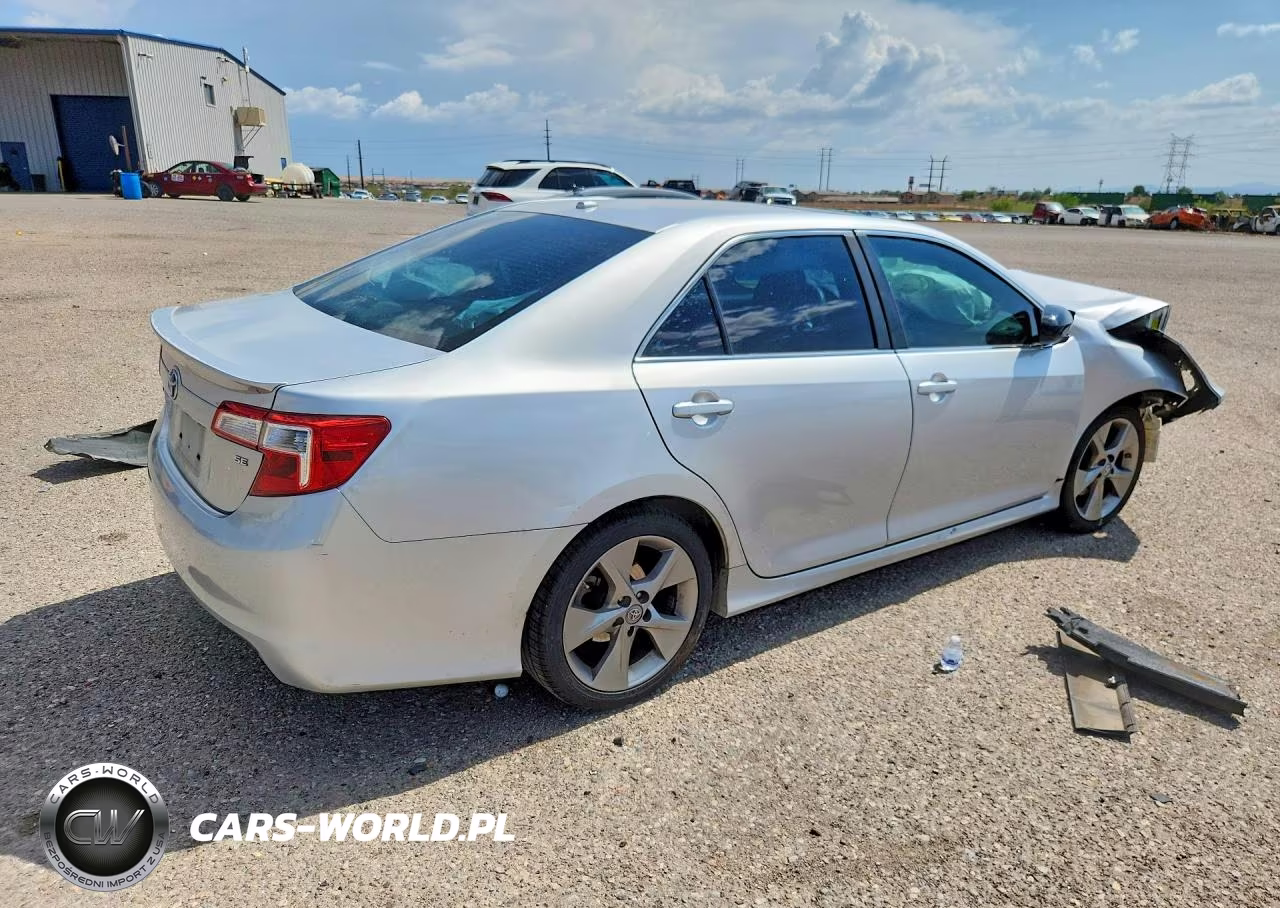 2014 Toyota Camry Se Sport VIN:4T1BF1FK5EU452575 - 3