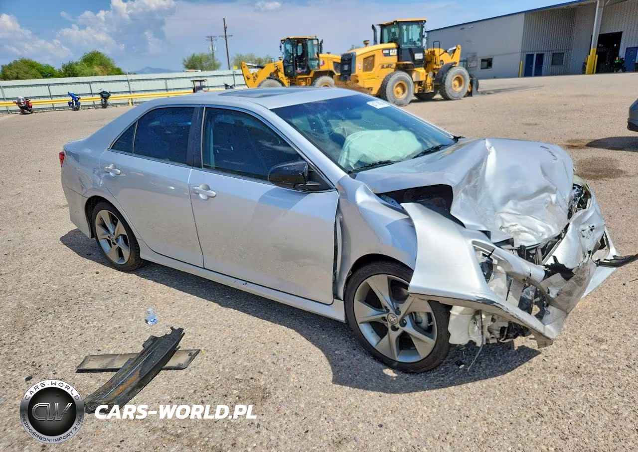 2014 Toyota Camry Se Sport VIN:4T1BF1FK5EU452575 - 4