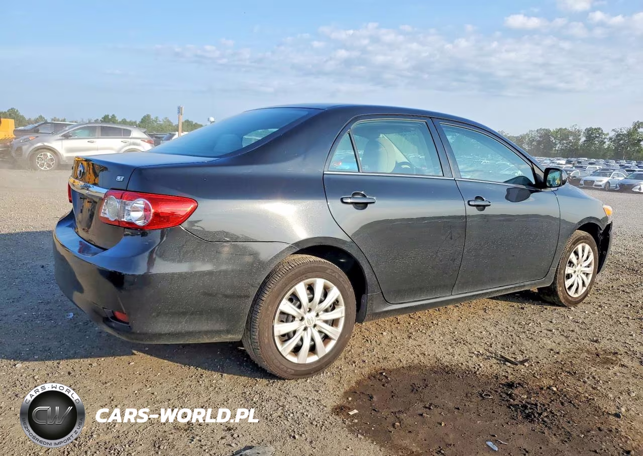 2013 Toyota Corolla Le VIN:2T1BU4EE9DC047628 - 3