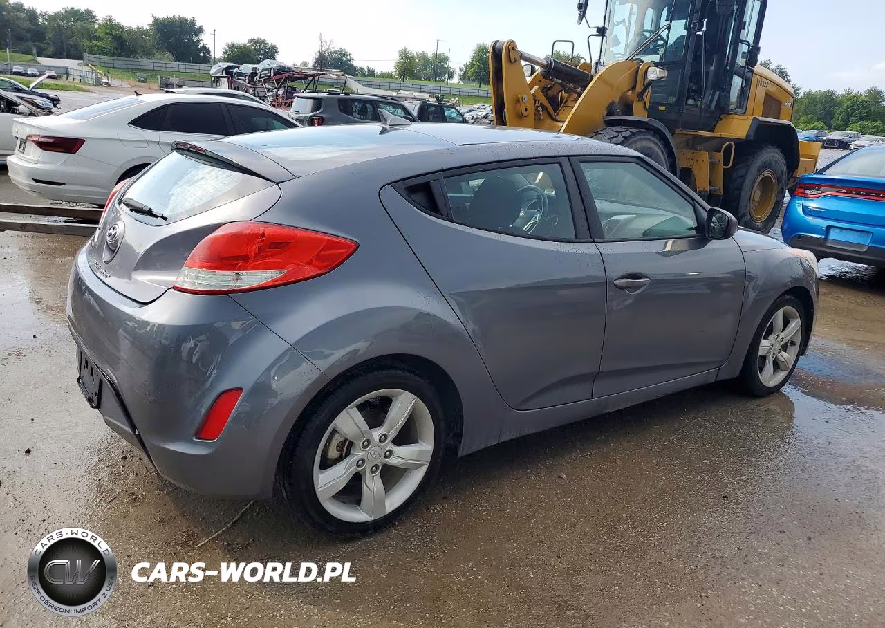 2014 Hyundai Veloster Base VIN:KMHTC6AD7EU194644 - 3