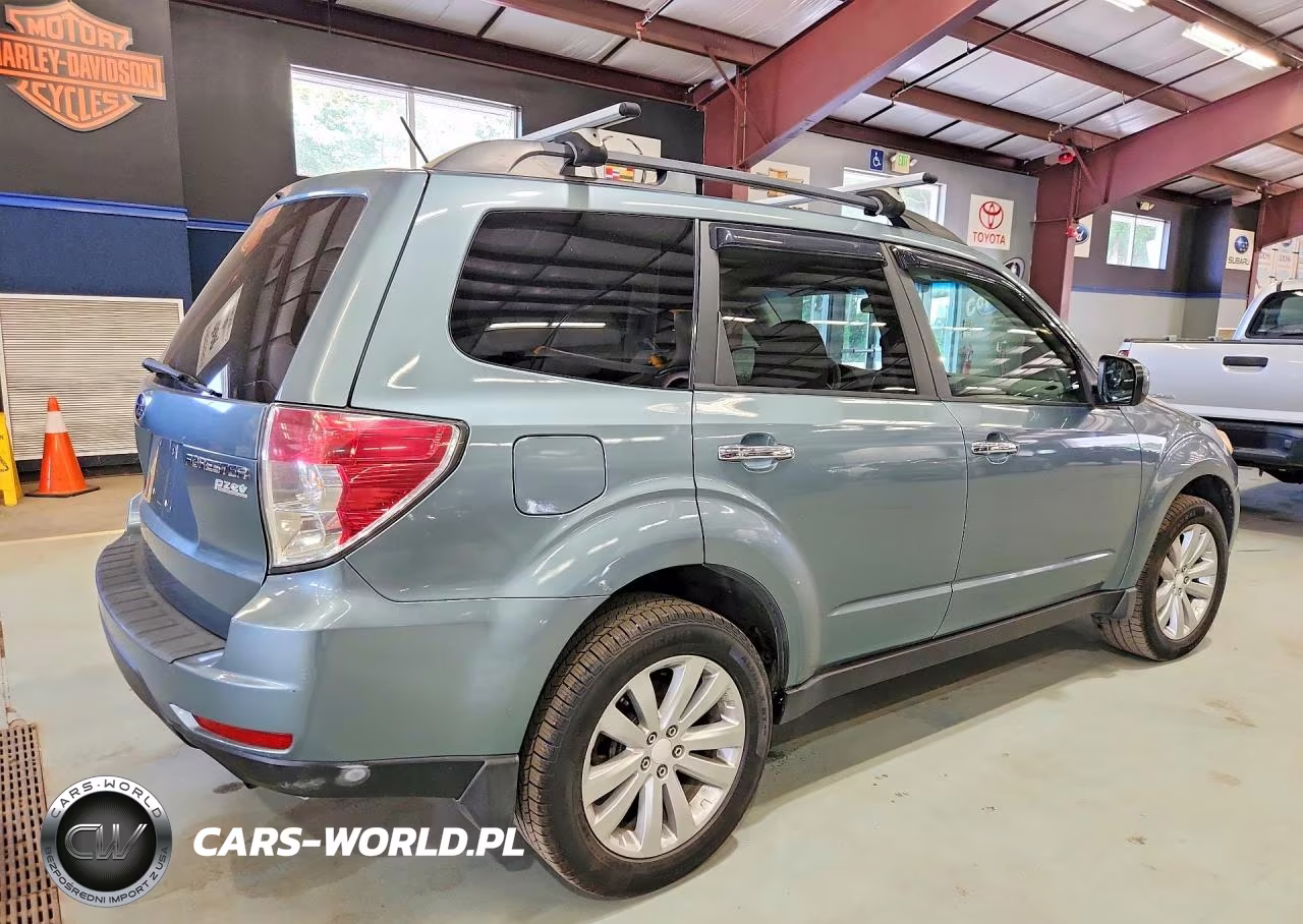 2011 Subaru Forester 2.5X Premium VIN:JF2SHADCXBG760878 - 3