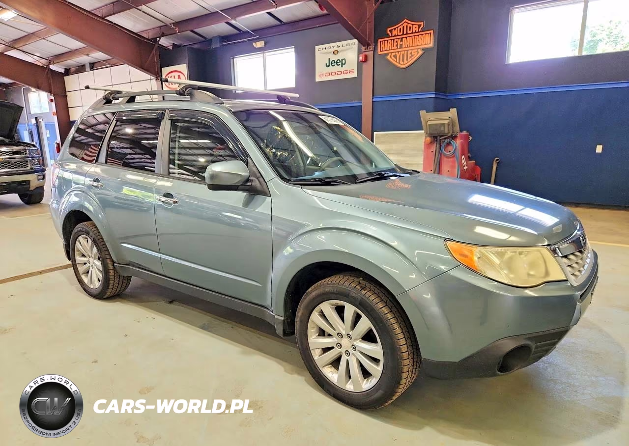 2011 Subaru Forester 2.5X Premium VIN:JF2SHADCXBG760878 - 4