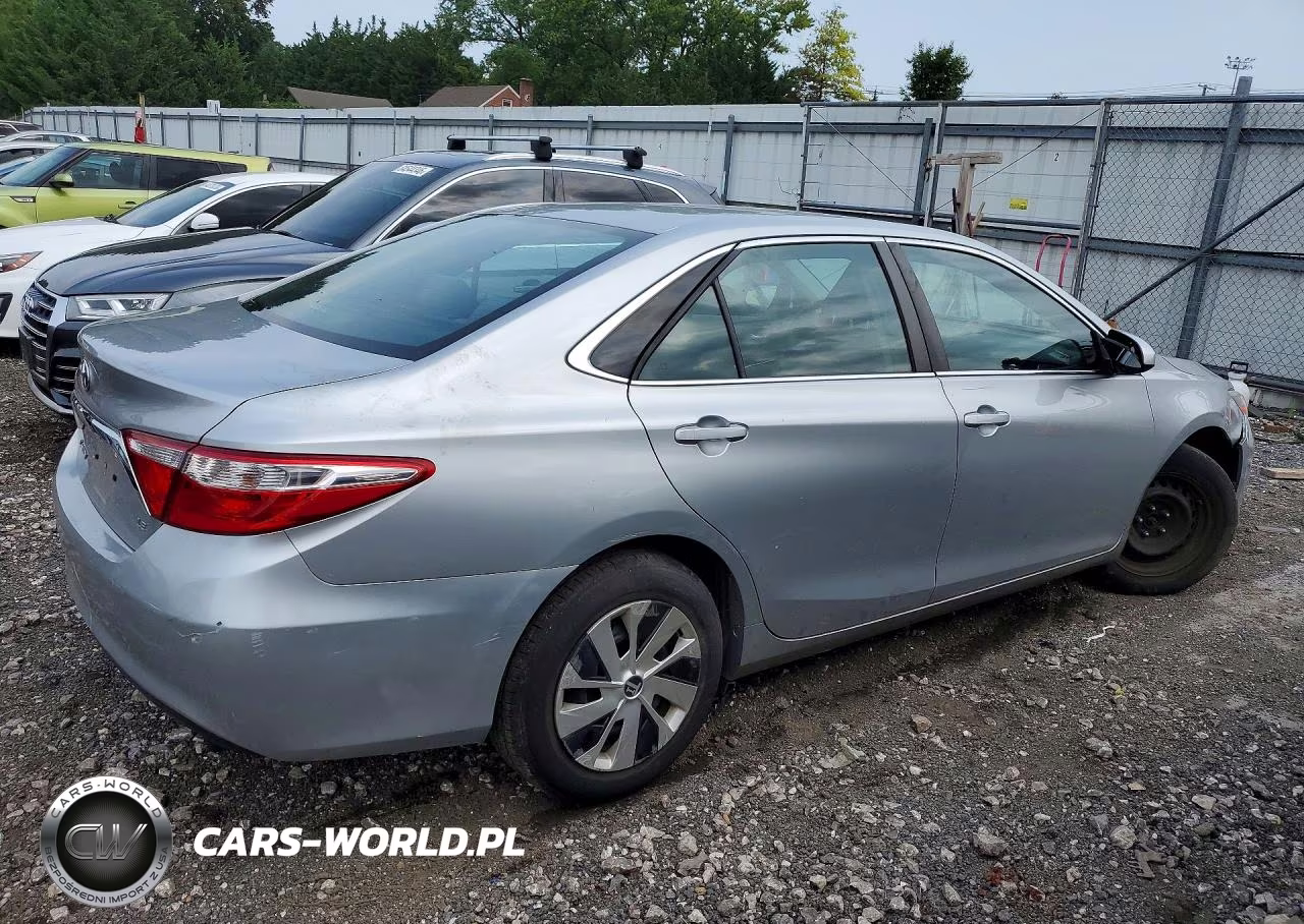 2017 Toyota Camry Le VIN:4T1BF1FK0HU800142 - 3