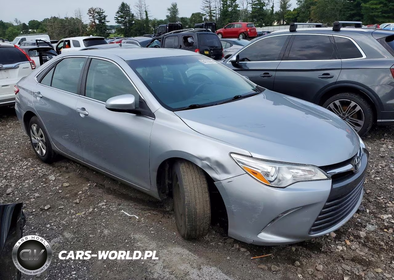 2017 Toyota Camry Le VIN:4T1BF1FK0HU800142 - 4