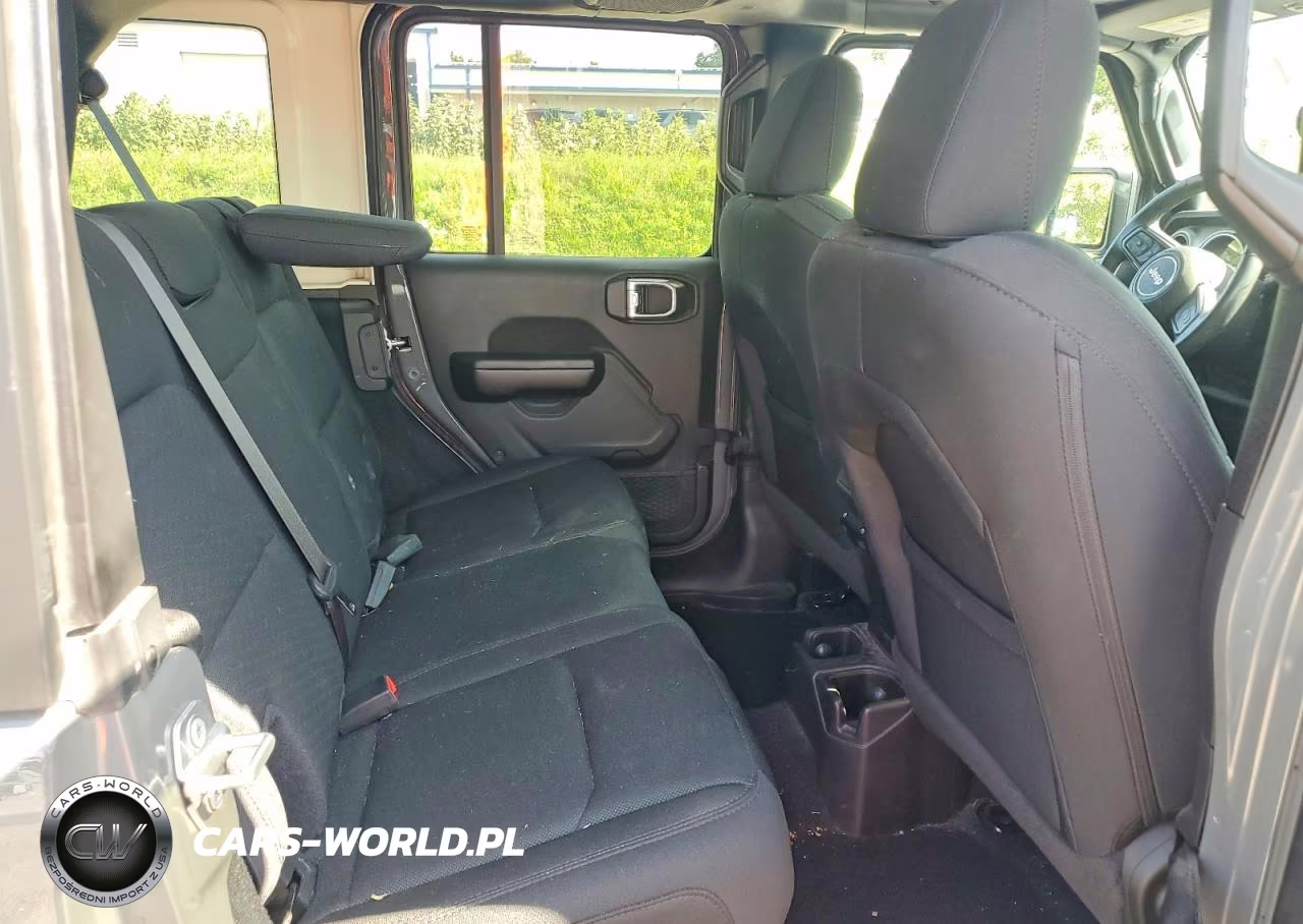 2020 Jeep Wrangler Unlimited Sport VIN:1C4HJXDG6LW323440 - 10