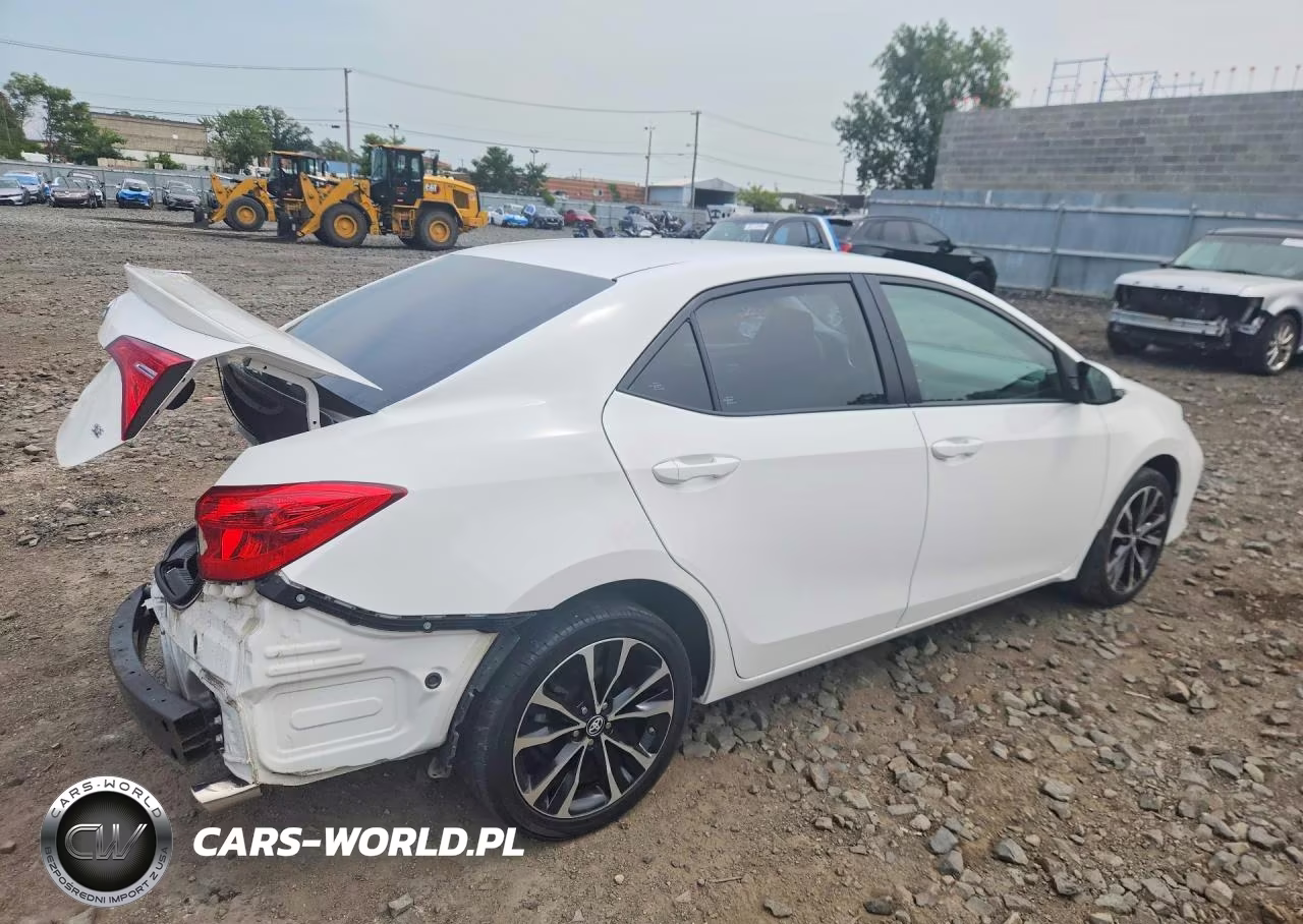2018 Toyota Corolla Se VIN:2T1BURHE2JC060550 - 3