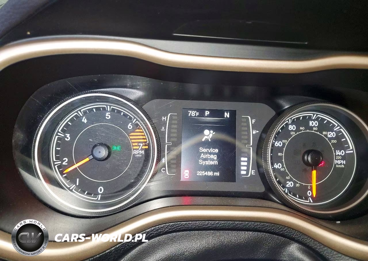 2018 Jeep Cherokee Latitude VIN:1C4PJLCB8JD552687 - 9
