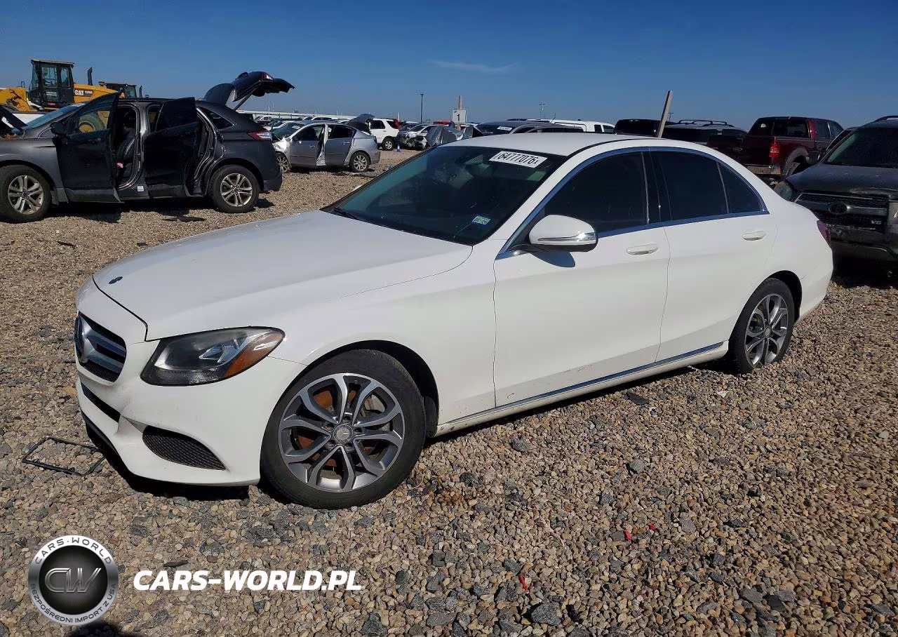 2015 Mercedes-Benz C 300 – zdjęcie 1 z 12