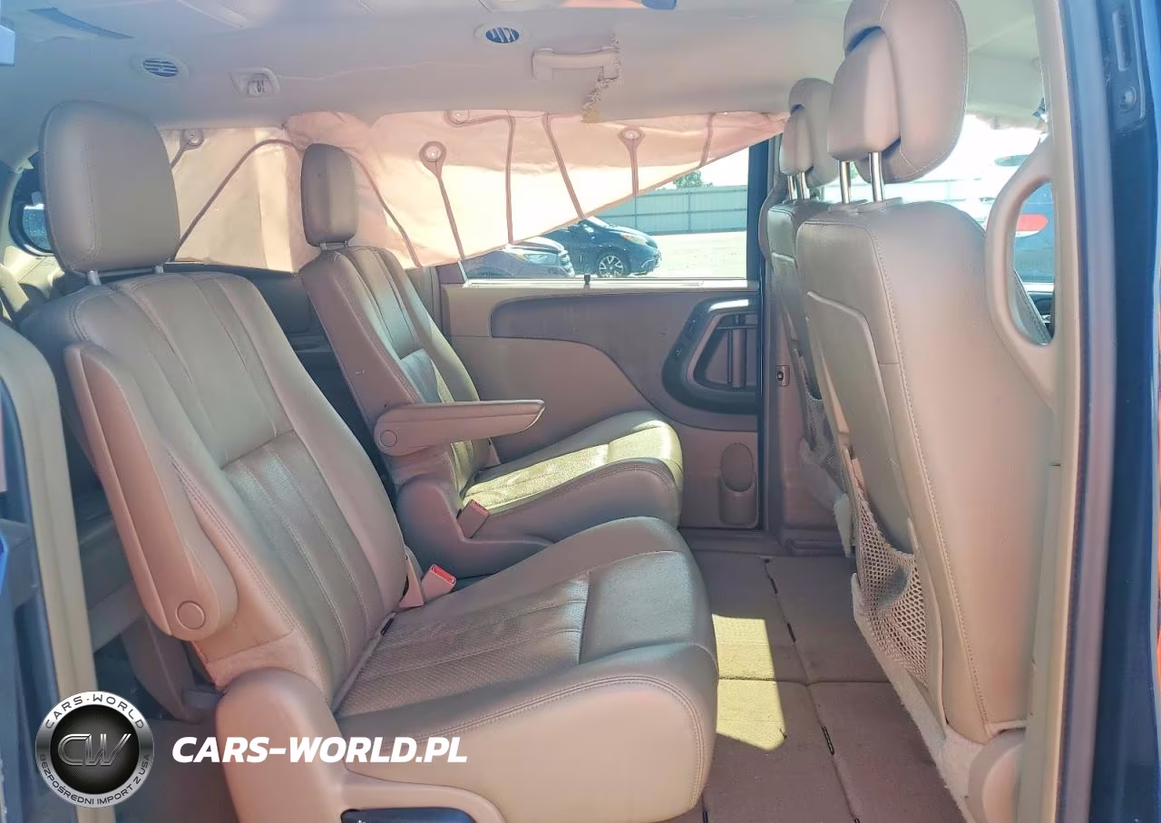 2015 Chrysler Town & Country Touring L VIN:2C4RC1CG1FR628273 - 11