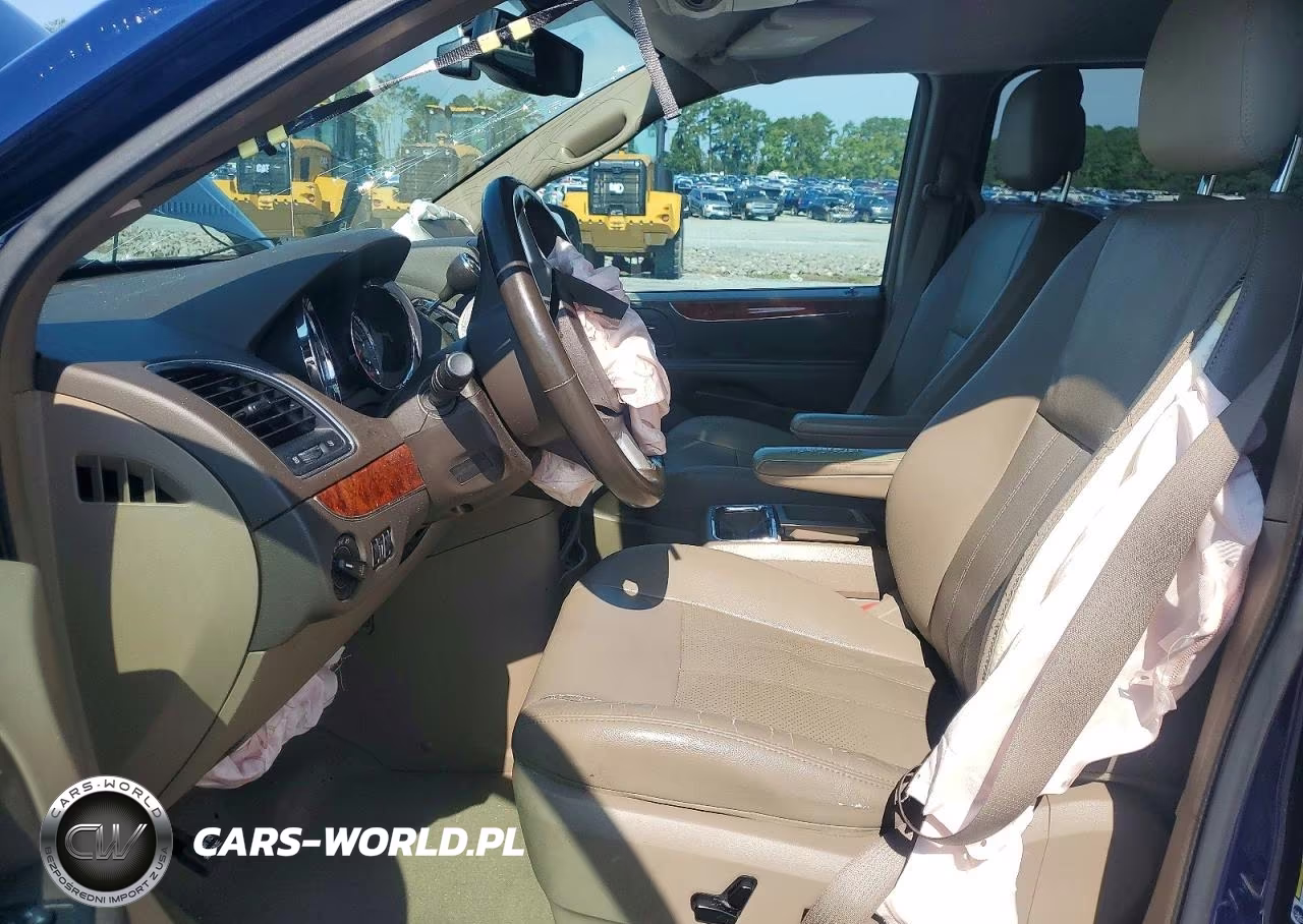 2015 Chrysler Town & Country Touring L VIN:2C4RC1CG1FR628273 - 7