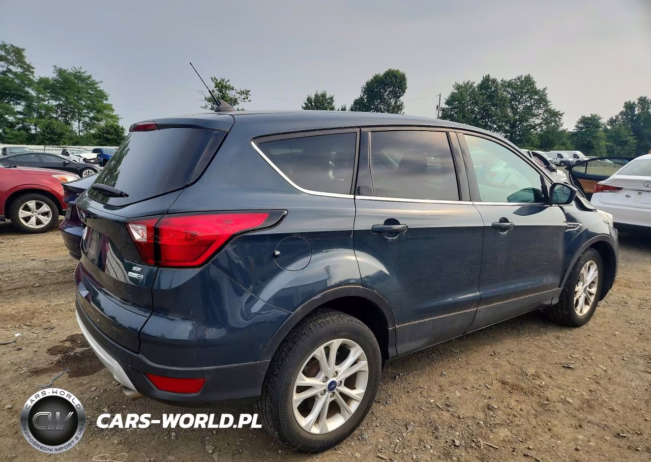 2019 Ford Escape Se VIN:1FMCU9GD3KUB73923 - 3