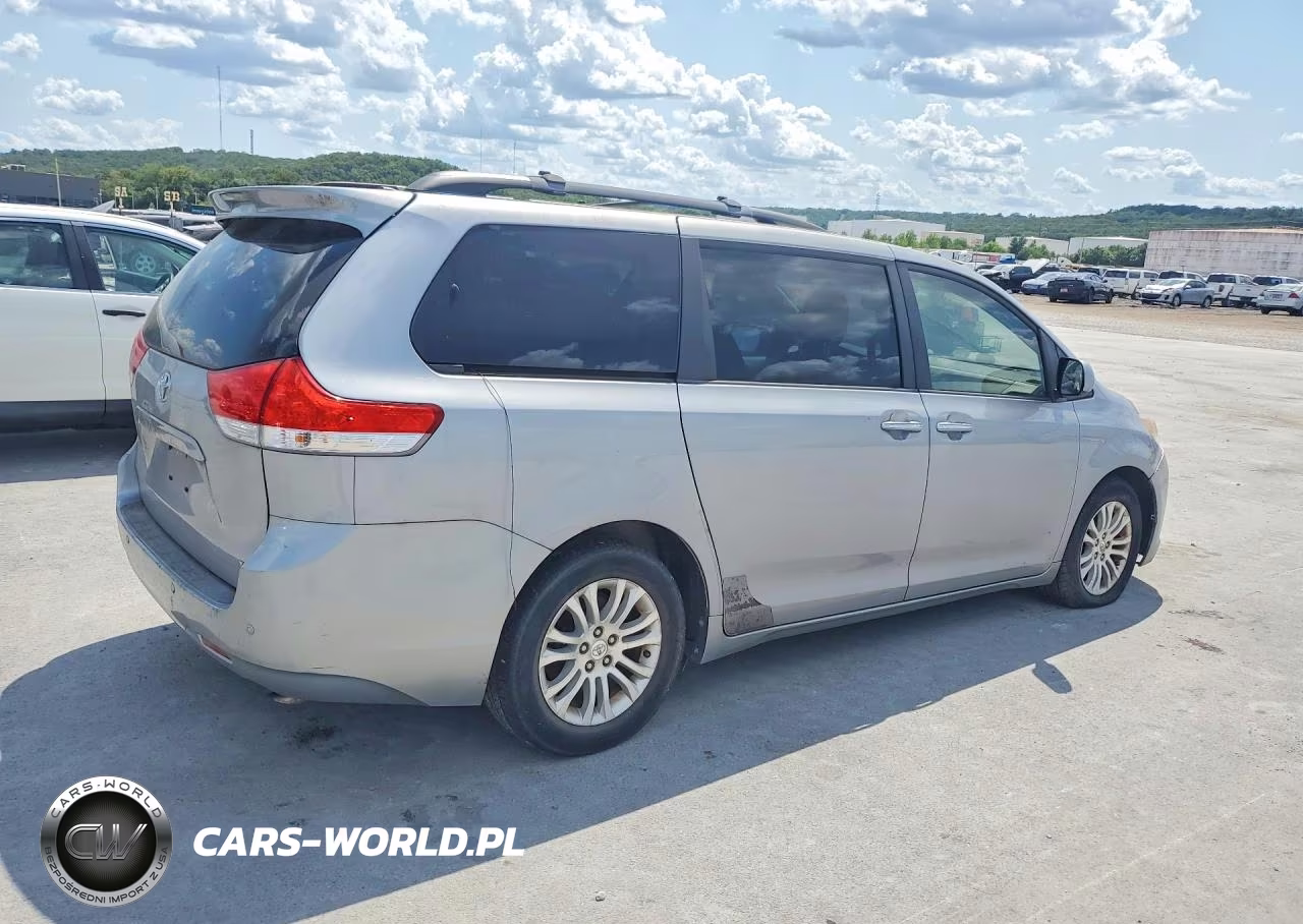 2011 Toyota Sienna Xle 8-Passenger VIN:5TDYK3DC0BS015276 - 3