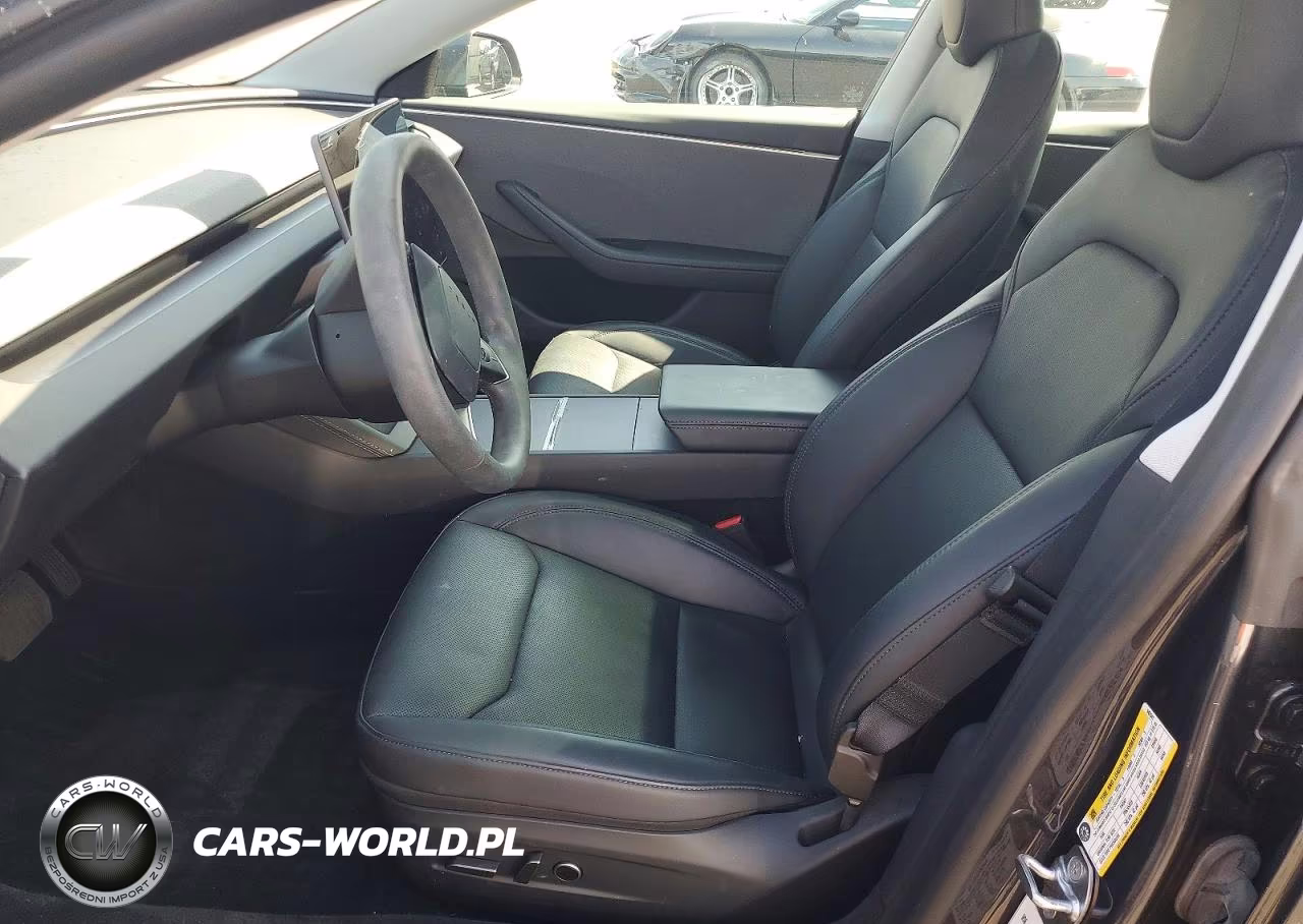 2025 Tesla Model 3 VIN:5YJ3E1EAXSF942941 - 7