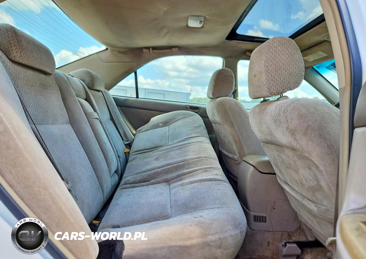2003 Toyota Camry Le VIN:4T1BE32K93U229764 - 10