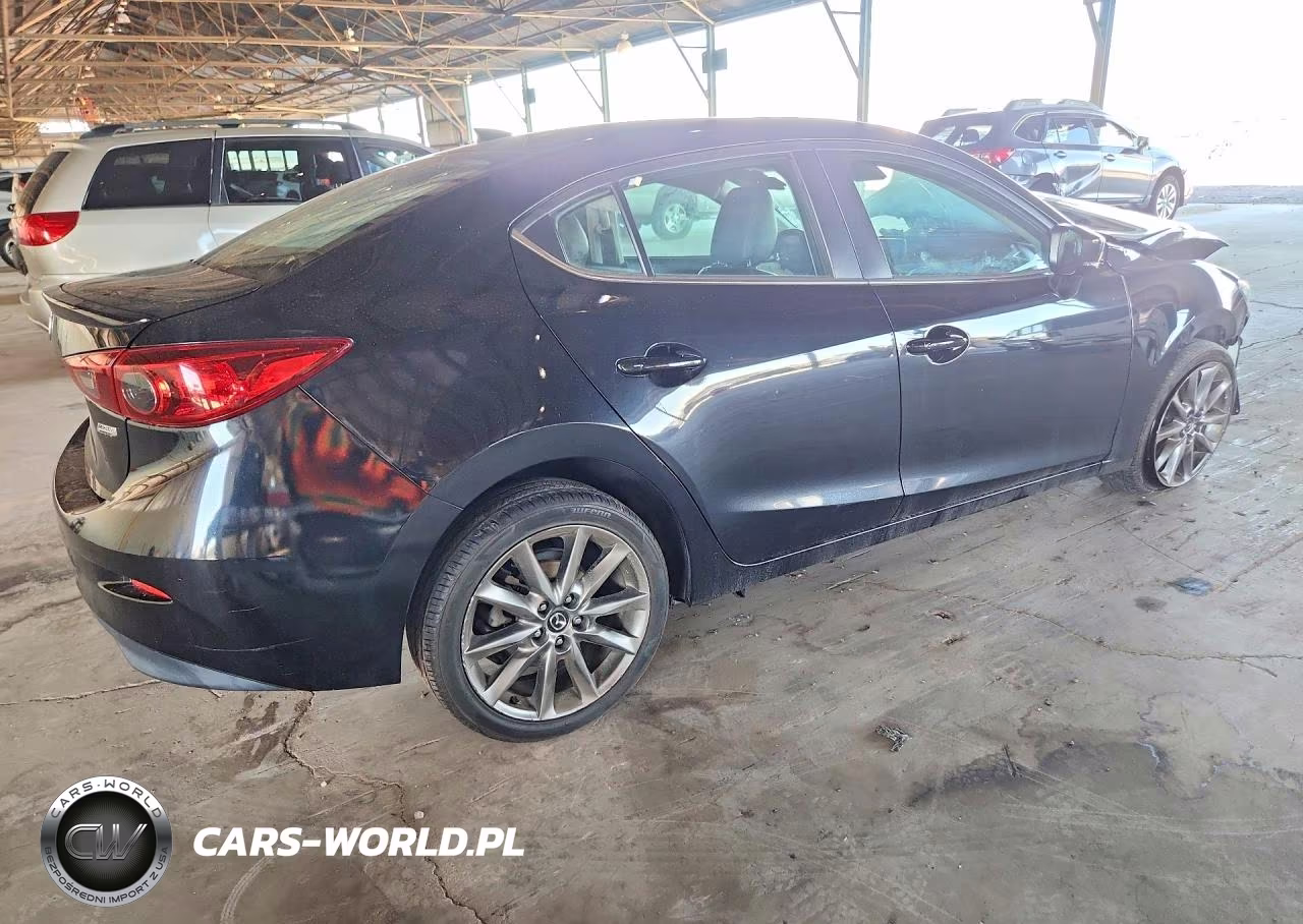 2018 Mazda 3 Touring VIN:3MZBN1V33JM255322 - 3