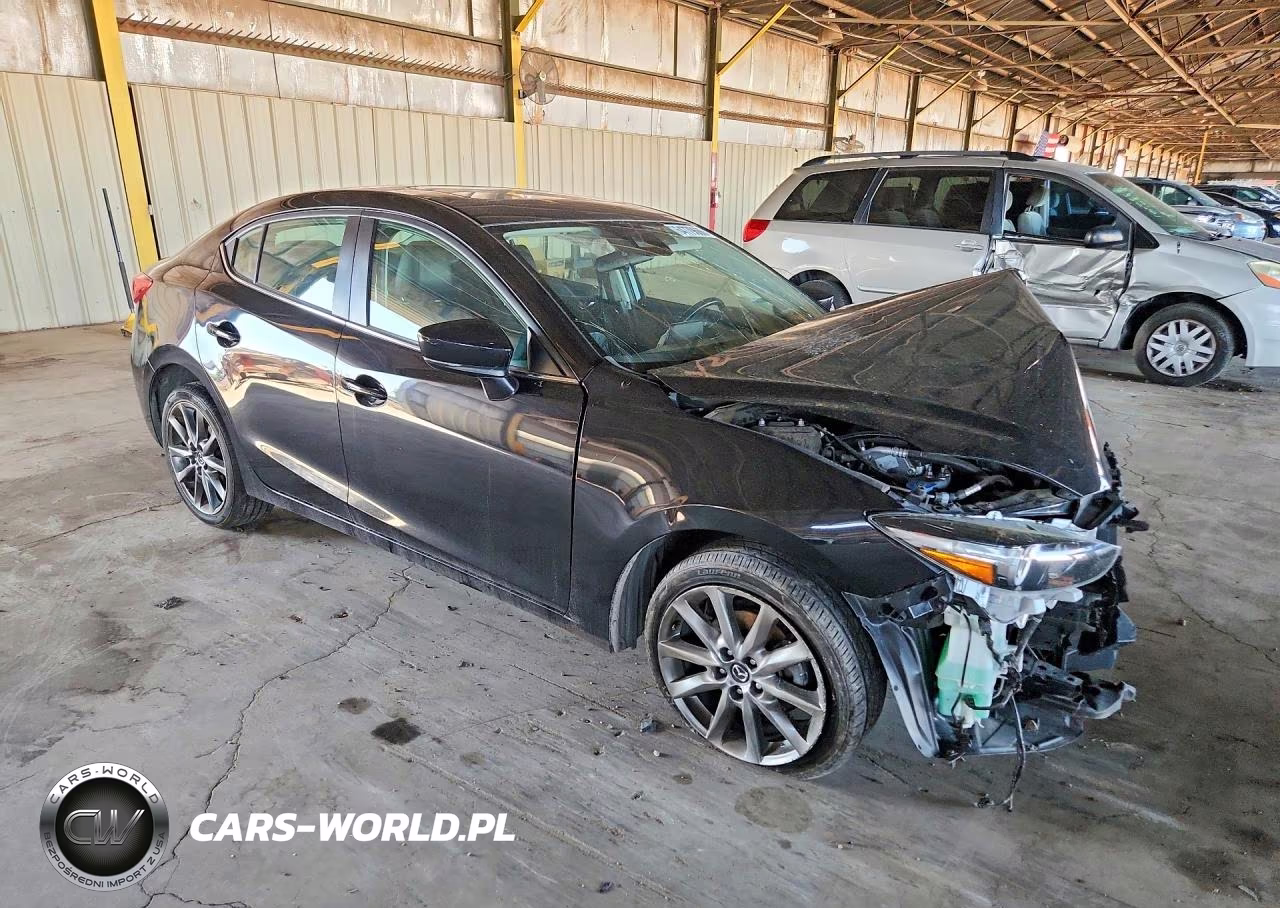 2018 Mazda 3 Touring VIN:3MZBN1V33JM255322 - 4