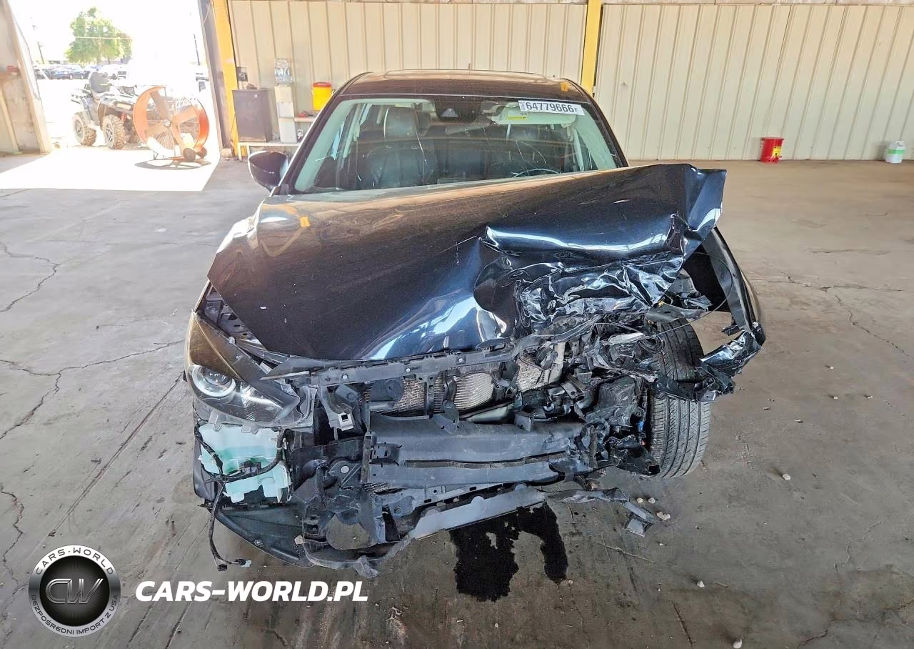 2018 Mazda 3 Touring VIN:3MZBN1V33JM255322 - 5