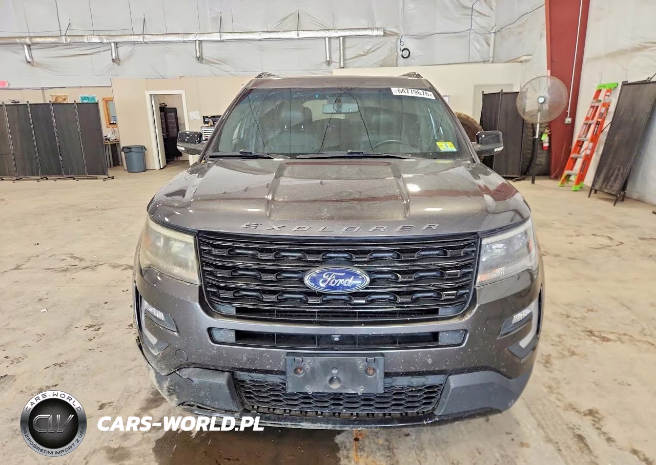 2017 Ford Explorer Sport VIN:1FM5K8GTXHGE26565 - 5