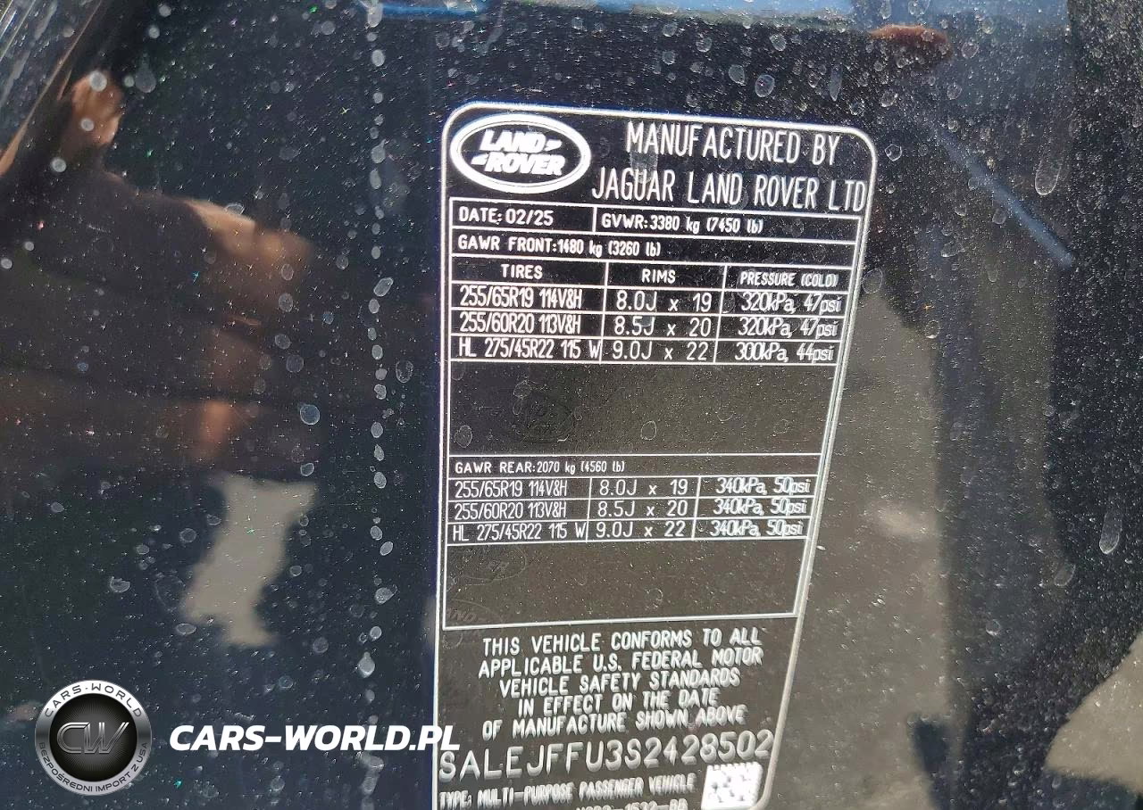 2025 Land Rover Defender 130 S VIN:SALEJFFU3S2428502 - 13