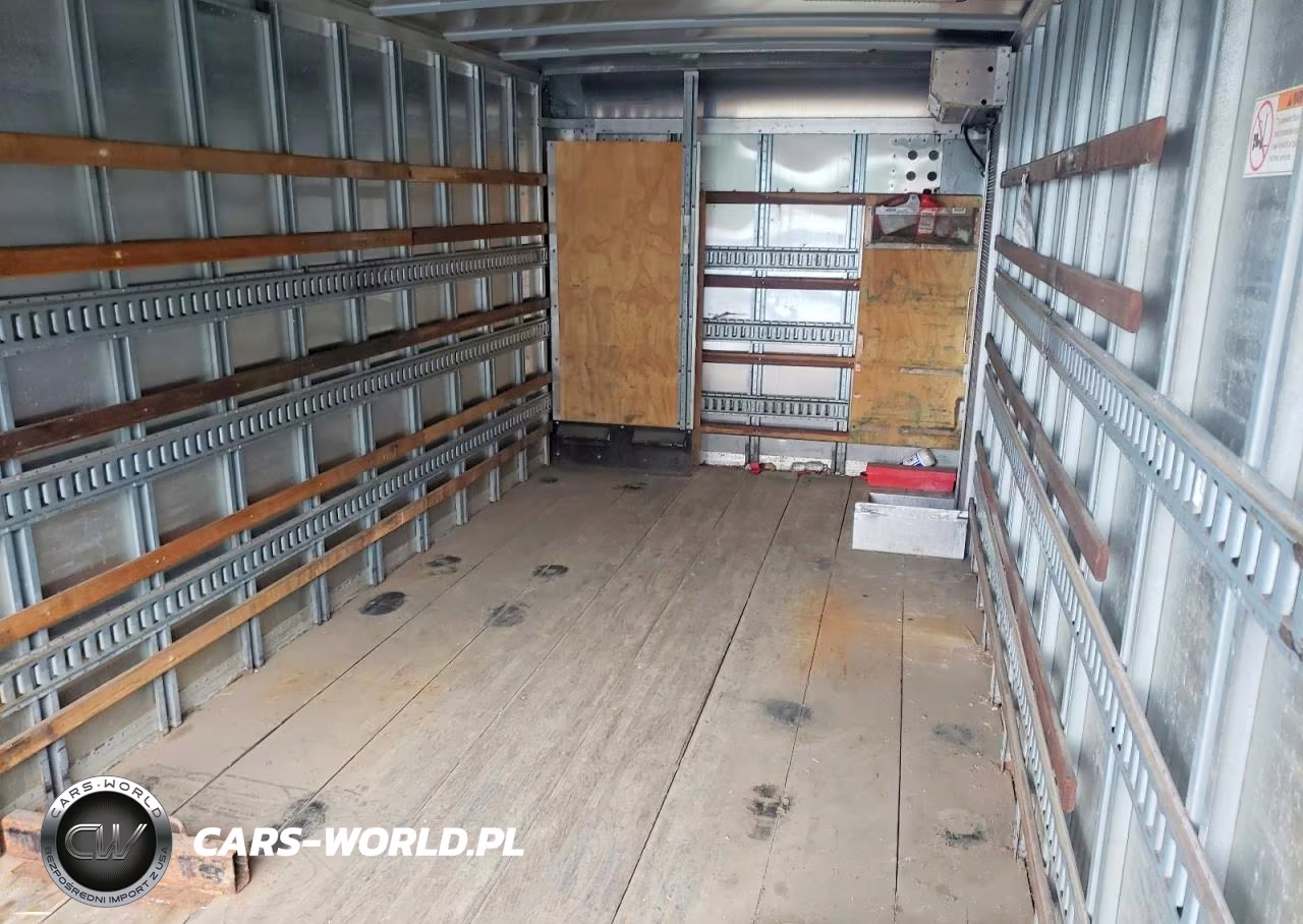 2017 Hino 195 Box Truck VIN:JHHSDM2H8HK005970 - 10