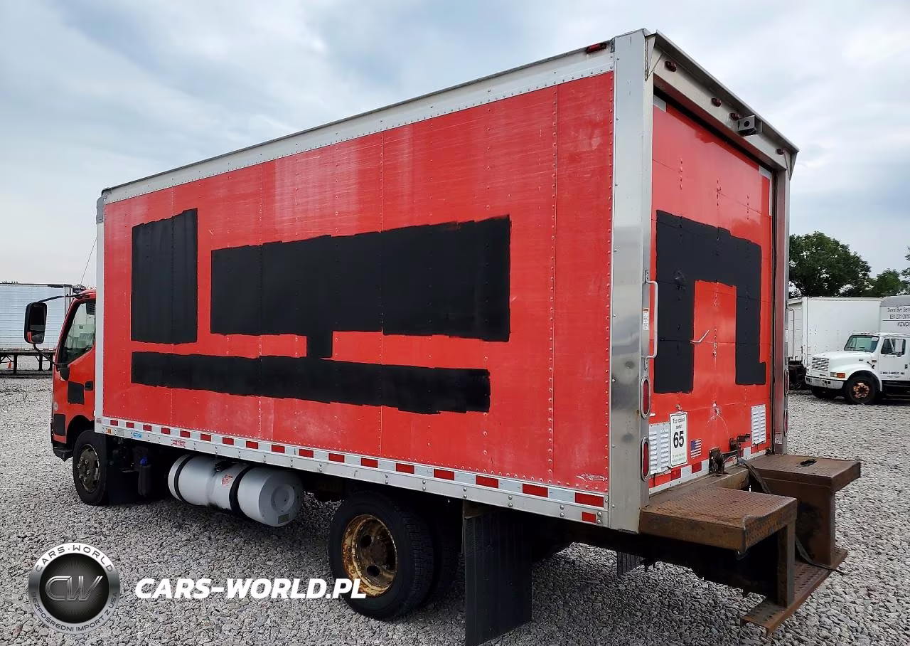 2017 Hino 195 Box Truck VIN:JHHSDM2H8HK005970 - 2