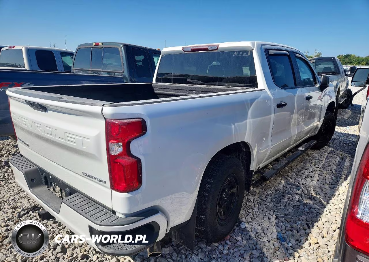 2020 Chevrolet Silverado K1500 Custom VIN:3GCPYBEH0LG245270 - 3