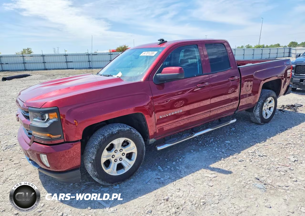 2017 Chevrolet Silverado – zdjęcie 1 z 12