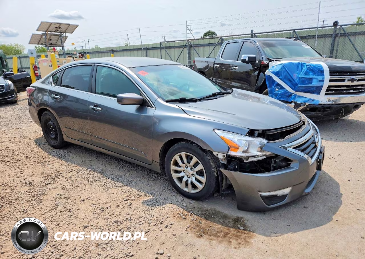 2015 Nissan Altima 2.5 S VIN:1N4AL3AP2FC297813 - 4