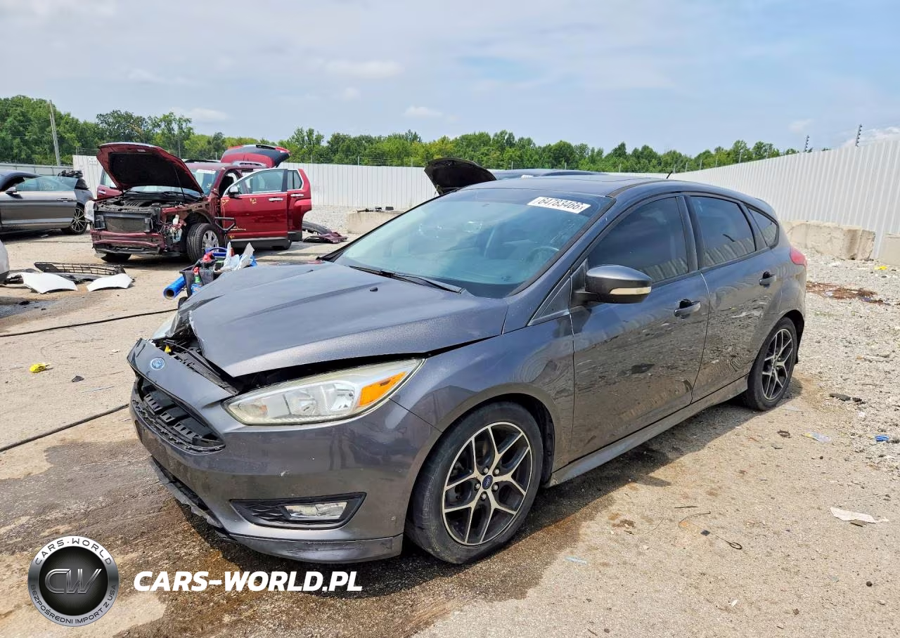 2015 Ford Focus Se VIN:1FADP3K24FL208134 - 1