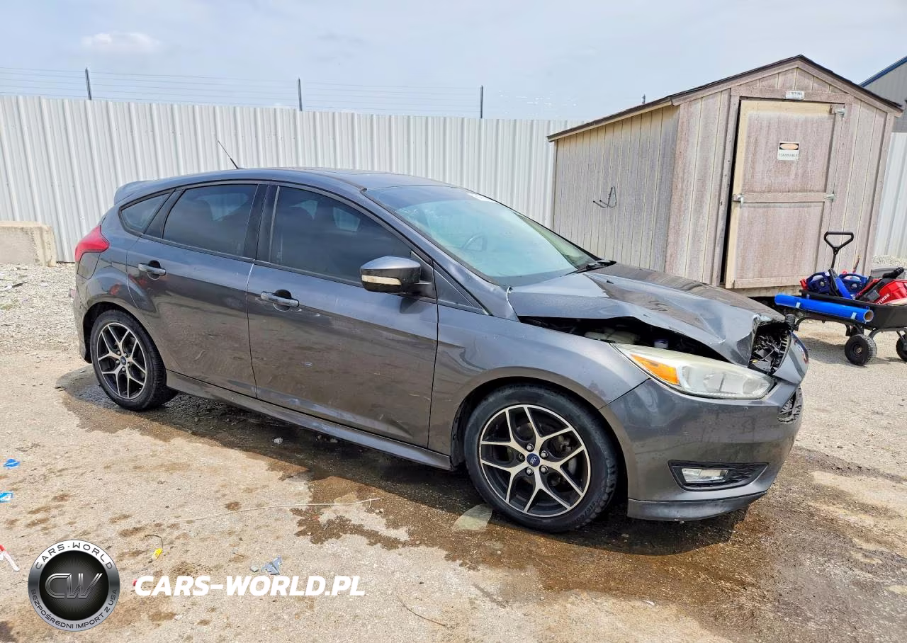 2015 Ford Focus Se VIN:1FADP3K24FL208134 - 4