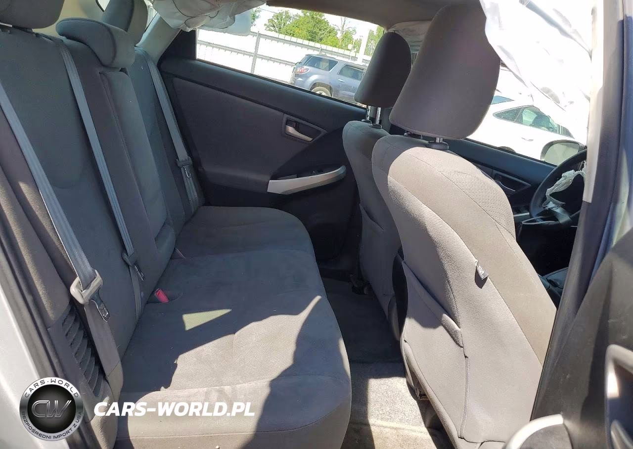 2013 Toyota Prius Two VIN:JTDKN3DU5D5654350 - 10