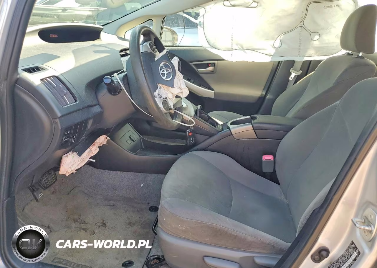 2013 Toyota Prius Two VIN:JTDKN3DU5D5654350 - 7