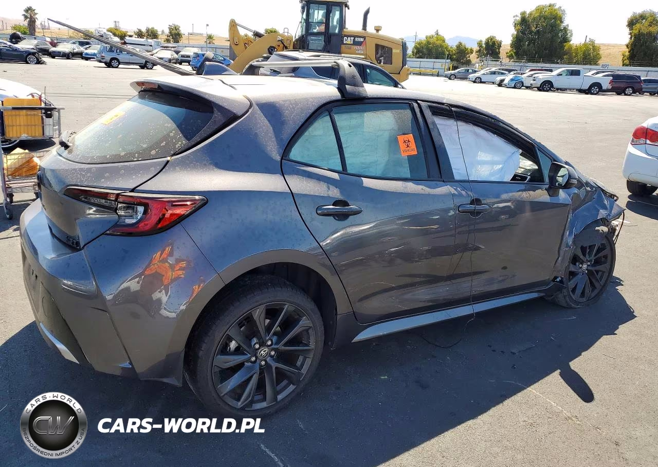 2025 Toyota Corolla Xse VIN:JTNC4MBE9S3244910 - 3