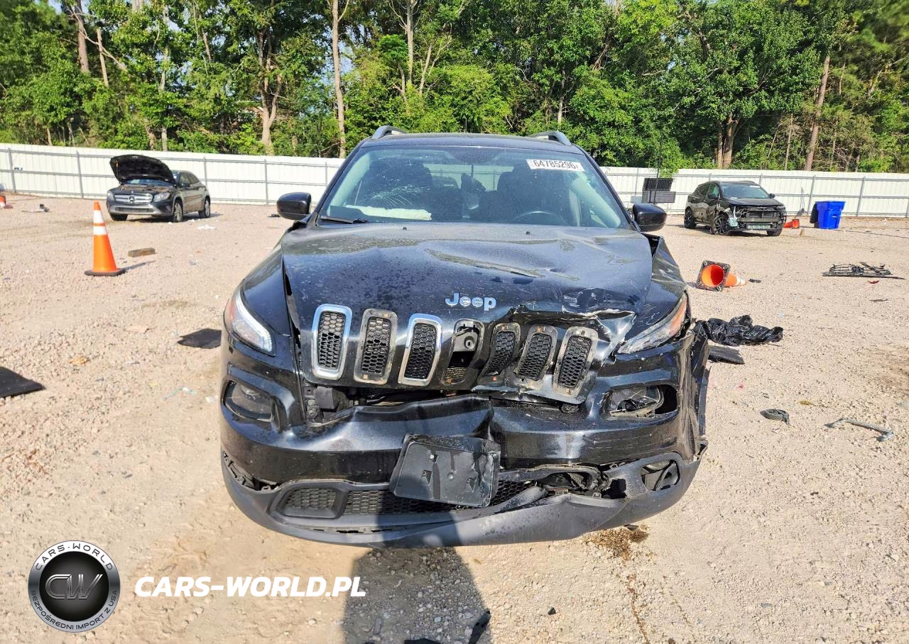 2015 Jeep Cherokee Latitude VIN:1C4PJMCB3FW645649 - 5