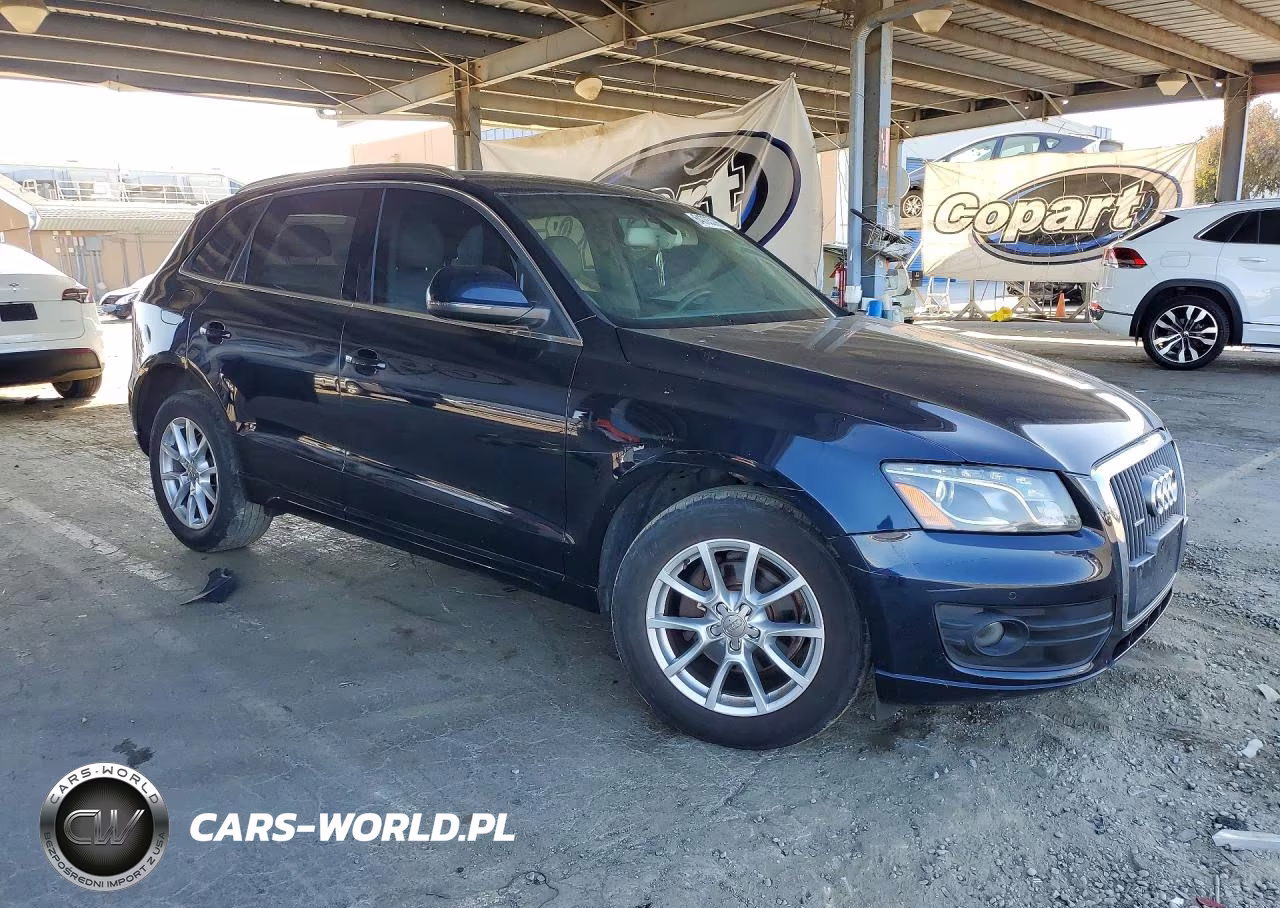 2011 Audi Q5 Premium Plus VIN:WA1LFAFP2BA017962 - 4