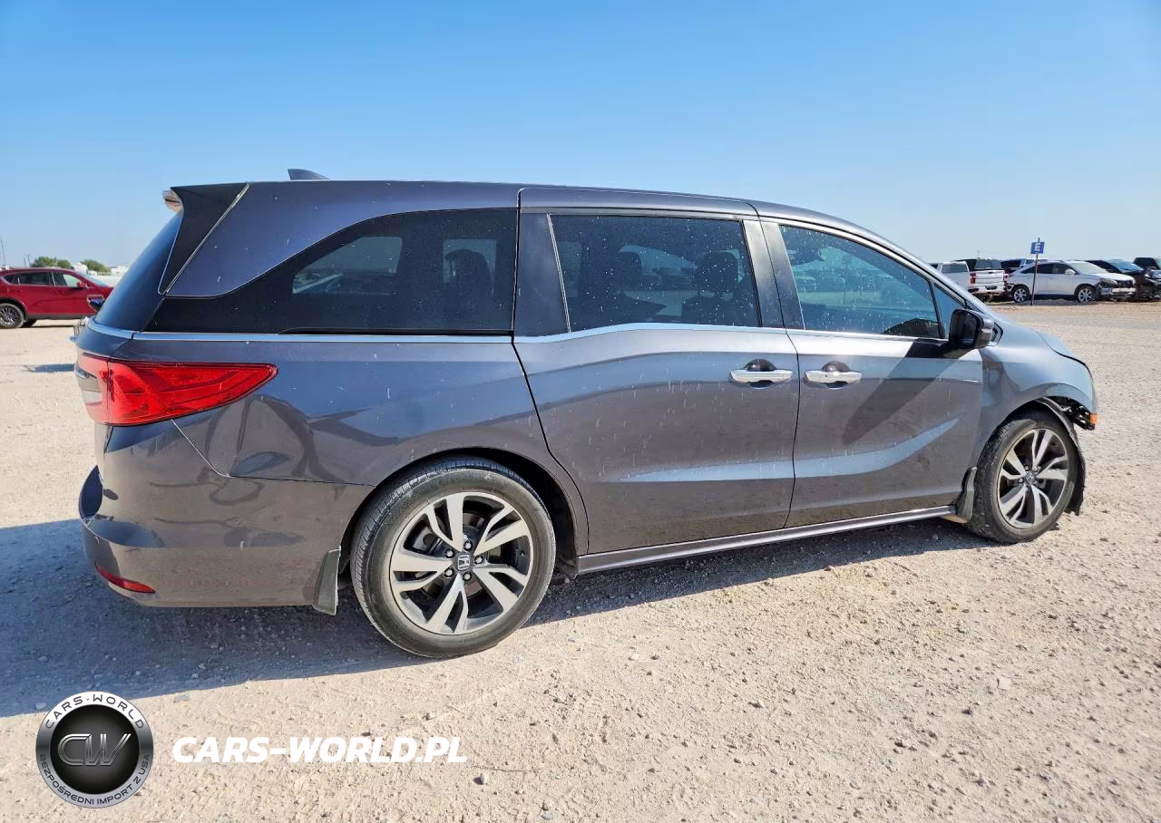 2023 Honda Odyssey Touring VIN:5FNRL6H88PB051253 - 3