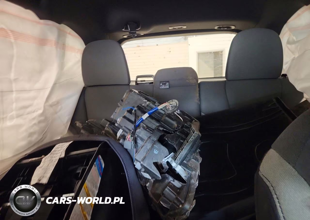 2025 Subaru Forester VIN:JF2SLDACXSH466833 - 10