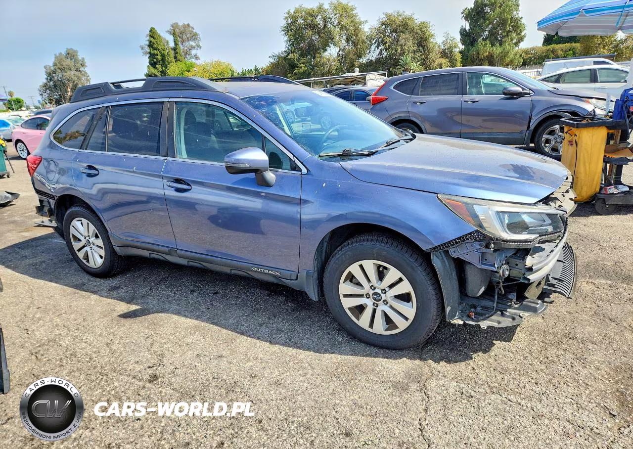 2018 Subaru Outback 2.5I Premium VIN:4S4BSAHCXJ3294493 - 4