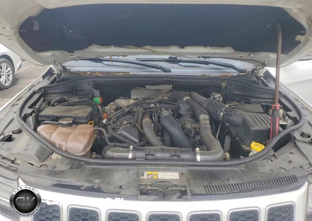 2015 Jeep Grand Cherokee Overland VIN:1C4RJFCM0FC716622 - 12