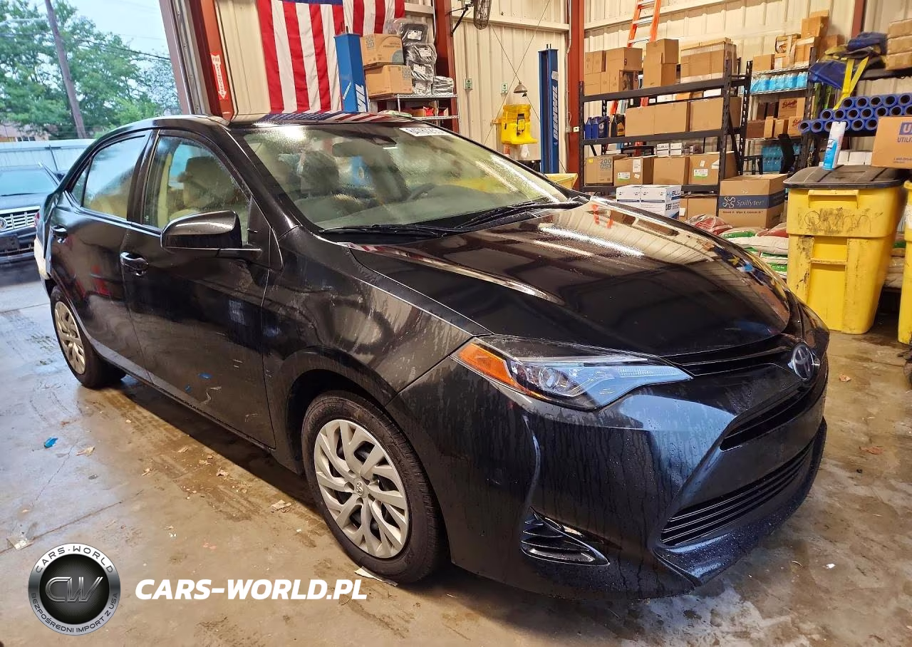 2017 Toyota Corolla Le VIN:2T1BURHE4HC915131 - 4