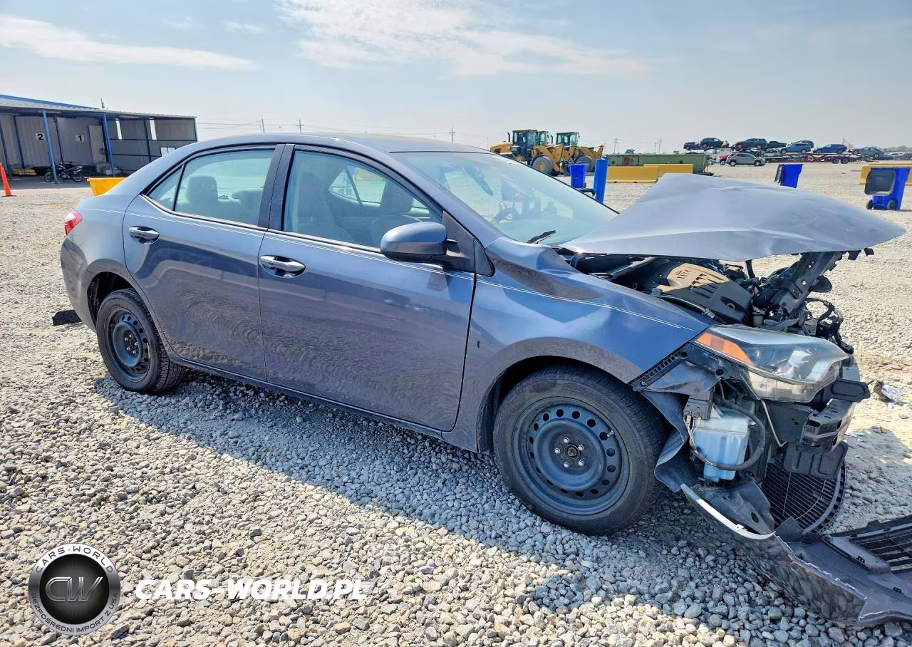 2015 Toyota Corolla Le VIN:5YFBURHE8FP208837 - 4