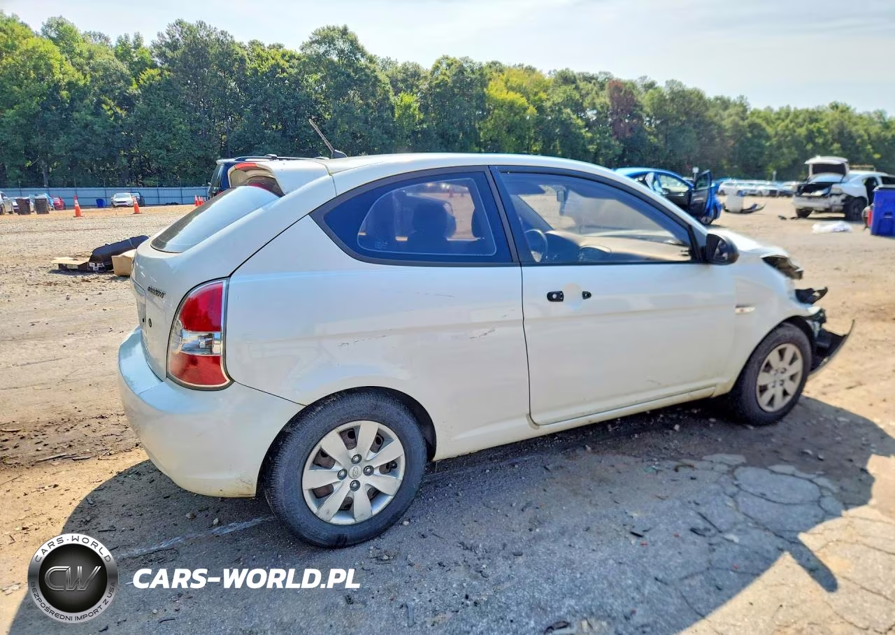 2008 Hyundai Accent Gs VIN:KMHCM36C38U059516 - 3