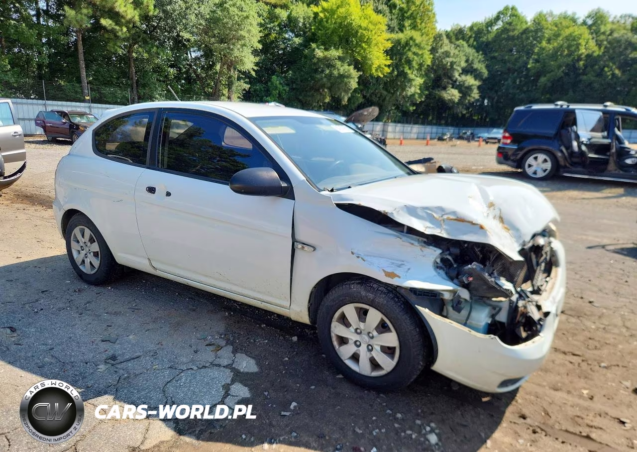 2008 Hyundai Accent Gs VIN:KMHCM36C38U059516 - 4