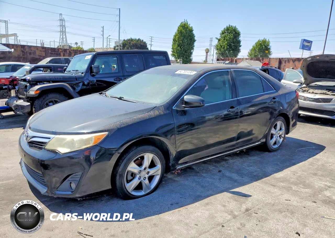 2012 Toyota Camry Le – zdjęcie 1 z 12