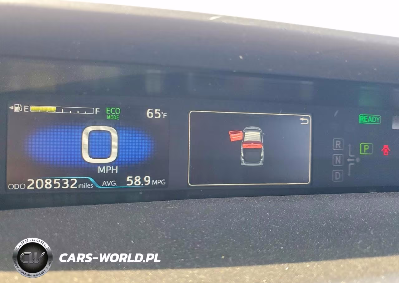 2021 Toyota Prius Prime Limited VIN:JTDKAMFP9M3173568 - 9