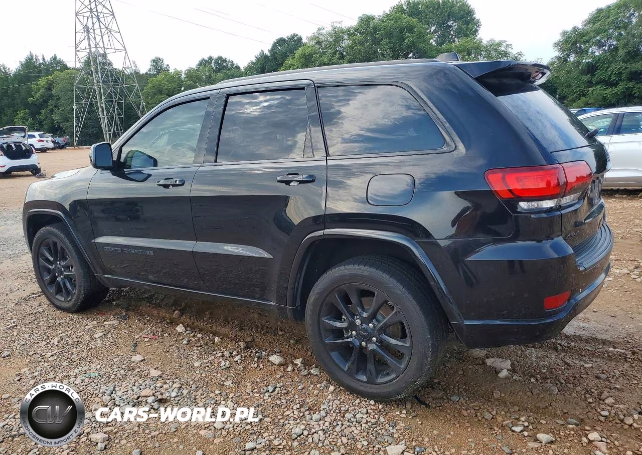 2018 Jeep Grand Cherokee Laredo VIN:1C4RJFAG8JC499892 - 2