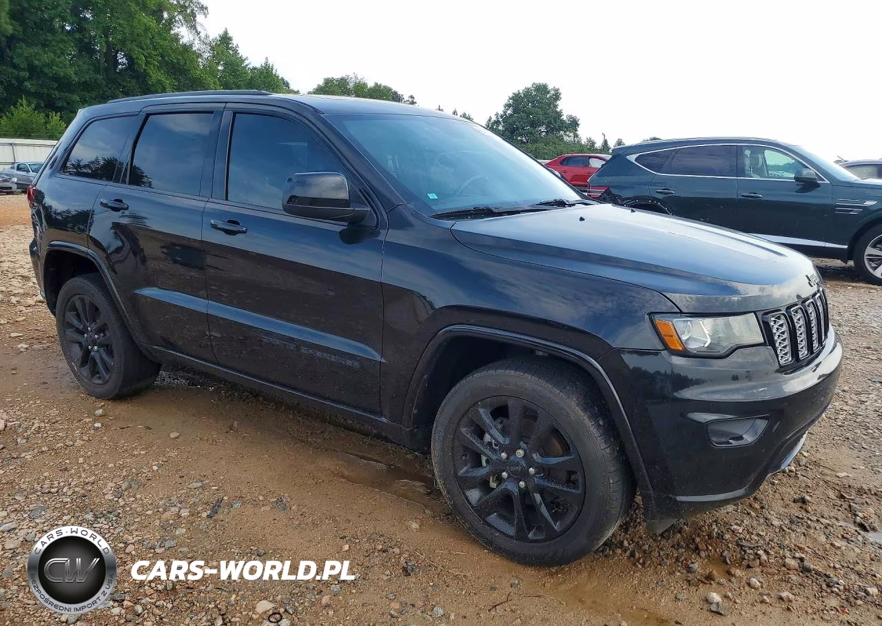 2018 Jeep Grand Cherokee Laredo VIN:1C4RJFAG8JC499892 - 4