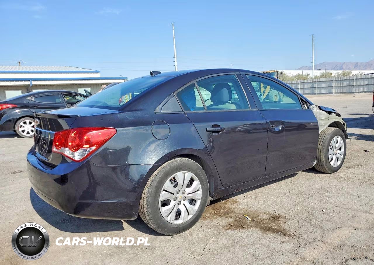 2014 Chevrolet Cruze Ls VIN:1G1PA5SG9E7452572 - 3