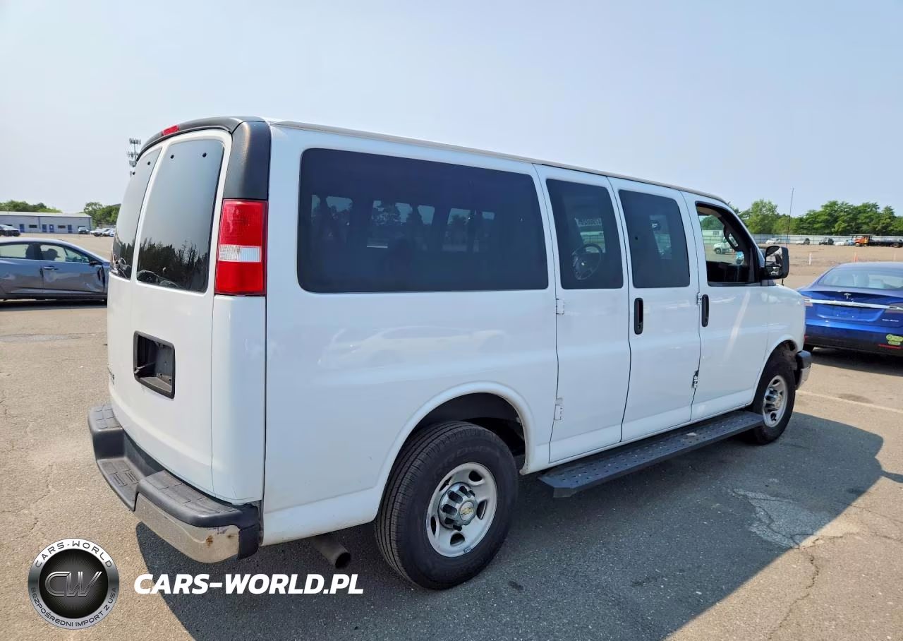 2016 Chevrolet Express G3500 Lt VIN:1GAZGMFFXG1233340 - 3