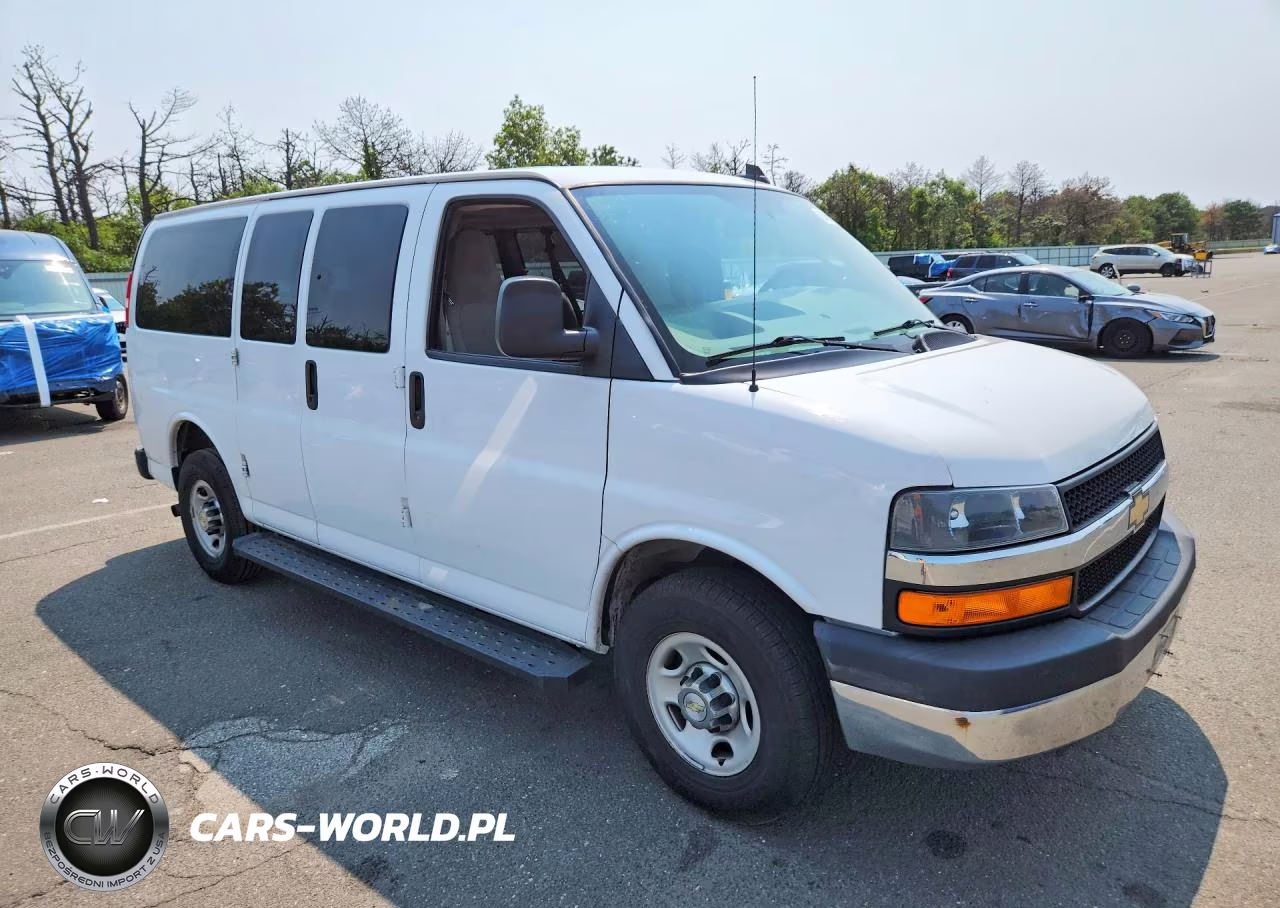 2016 Chevrolet Express G3500 Lt VIN:1GAZGMFFXG1233340 - 4
